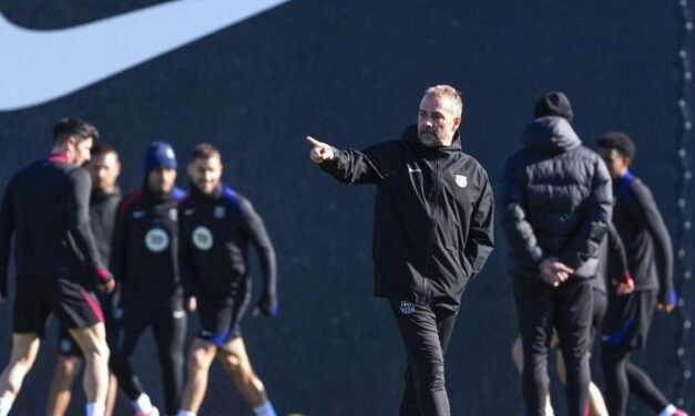 Flick, sin prisa por renovar: “Me queda otra temporada, es mucho para un entrenador”