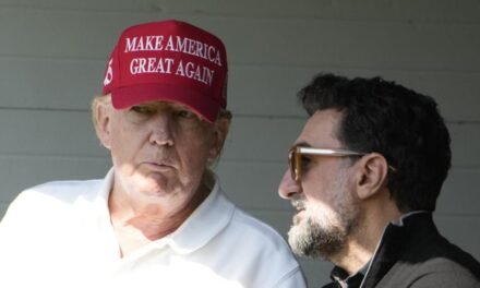 Trump, el mediador elegido para acabar con la guerra del golf