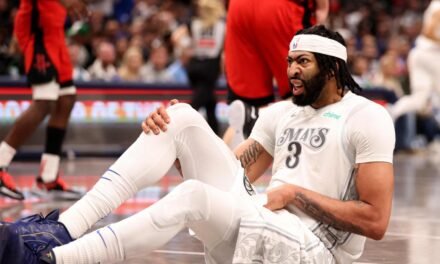 Anthony Davis se lesiona en su debut con los Mavericks y será baja varias semanas