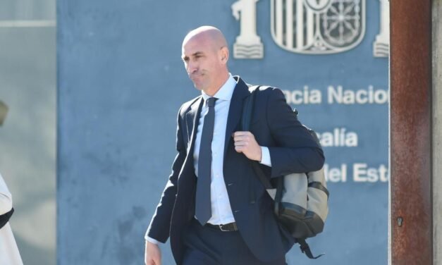 Rubiales declara hoy en el juicio por el beso a Jenni Hermoso, última hora en directo