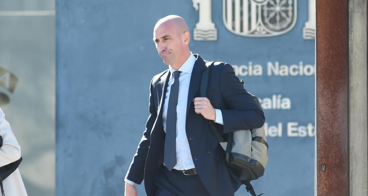 Rubiales declara hoy en el juicio por su beso a Jennifer Hermoso