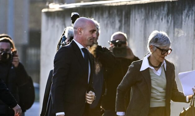 Sigue el juicio a Rubiales por el beso no consentido a Jenni Hermoso, en streaming