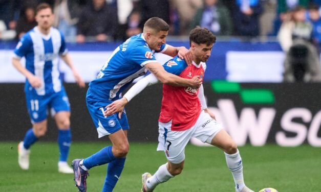 El Espanyol asalta Mendizorroza y se aleja del descenso