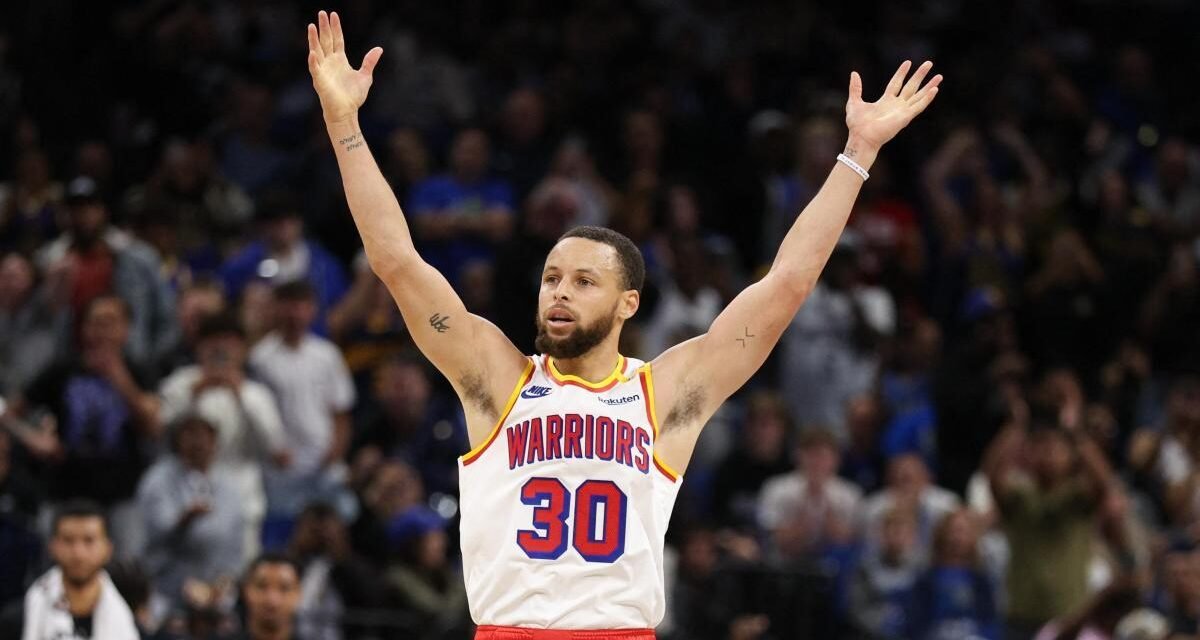 Stephen Curry logra una de las mejores marcas en una década: 12 triples y 56 puntos