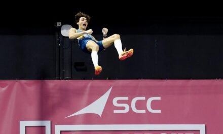 Duplantis vuelve a mejorar el récord del mundo de pértiga con un salto de 6,27 metros