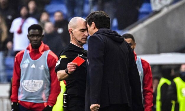 Sanción histórica: Fonseca, entrenador del Lyon, suspendido hasta el 30 de noviembre