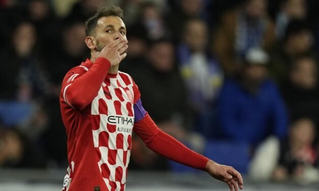 Stuani, salvavidas contra el desastre en Cornellà
