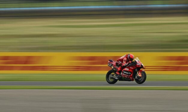 Los hermanos Márquez vuelven a preparar el rodillo: ‘pole’ Marc y 2.º Àlex