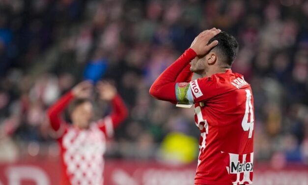 El Girona se condena al sufrimiento con otro empate ante el Valencia