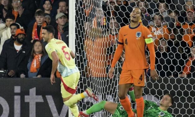 España encuentra un empate por arte de magia