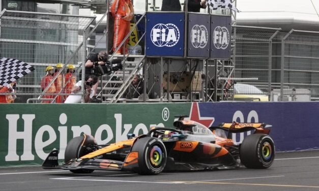 Piastri se lleva la victoria en China con doblete incontestable de McLaren