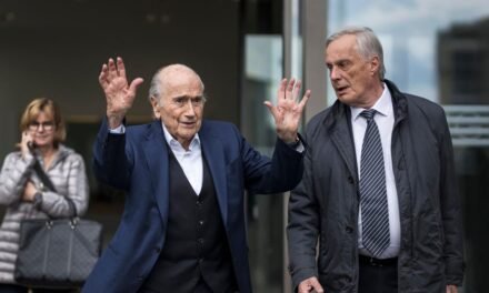 Joseph Blatter y Michel Platini son absueltos de un caso de corrupción