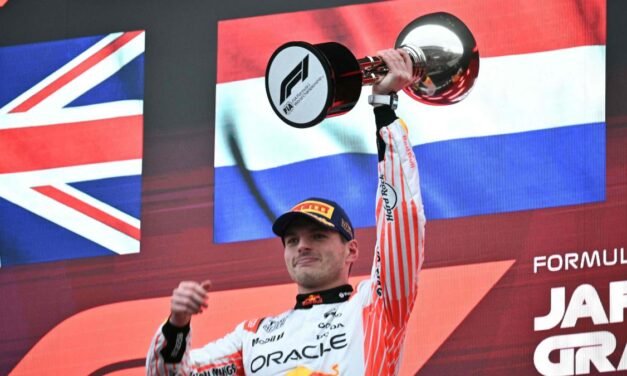 Verstappen impone su estatus de tetracampeón para contener a los McLaren; Alonso, 11.º y Sainz, 14.º