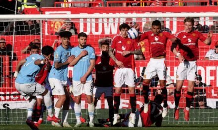 A la espera de tiempos mejores, en el derbi de Manchester se aburren
