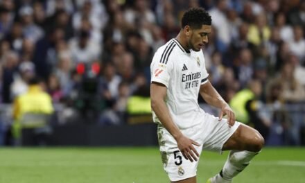 La patada de Bellingham al monitor del VAR tras la derrota ante el Valencia