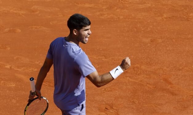 Alcaraz entierra las dudas y coge ritmo en Montecarlo