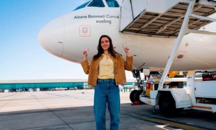 Aitana Bonmatí se convierte en la primera futbolista que da nombre a un avión