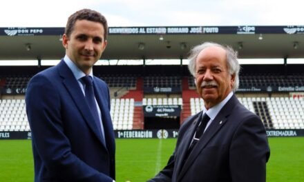 La Premier aterriza en Primera RFEF: el Brentford compra el Mérida
