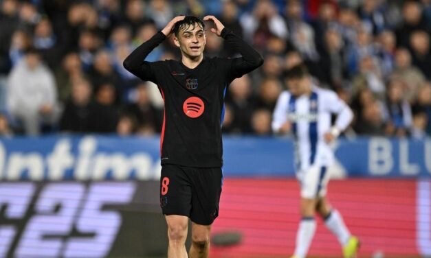 Flick da descanso a Pedri en Dortmund