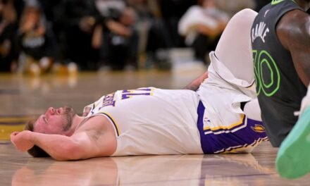 Arrancan los Playoffs de la NBA con derrota de los Lakers