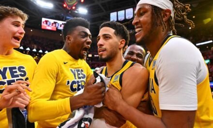 Un triple de Haliburton noquea a los Cavaliers y los Warriors vencen pero pierden a Curry