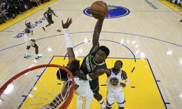 Los Timberwolves vencen a unos Warriors sin Curry para darle la vuelta a la serie