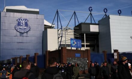 El fútbol femenino salva al histórico Goodison Park