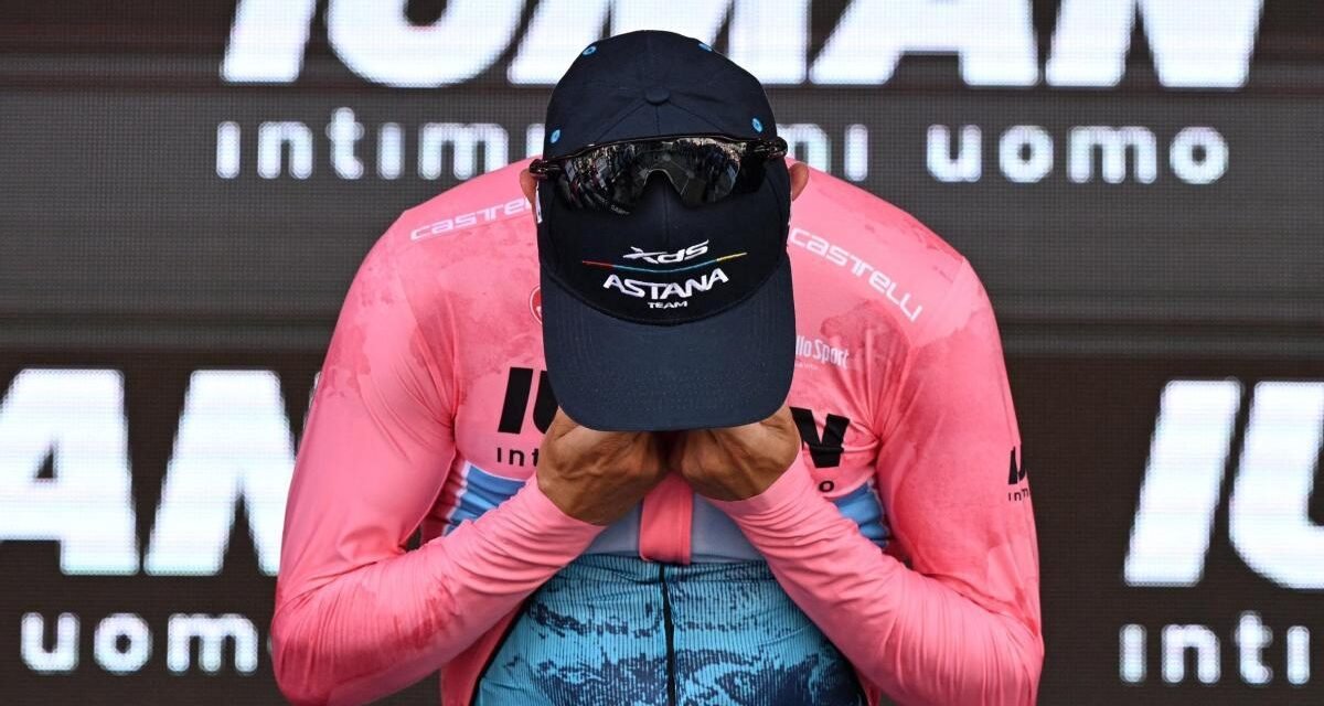 Ulissi recupera la maglia rosa para Italia