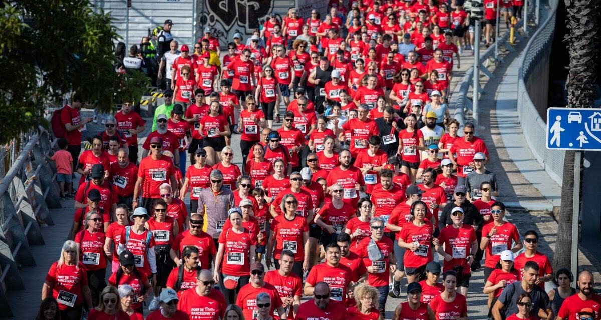 La Cursa de RAC1 llena de deporte, fiesta y radio el Port Vell de Barcelona