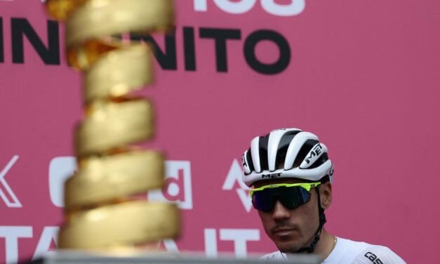 Ayuso: “Si tengo que perder el Giro, que el disgusto sea por un compañero“”