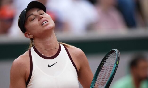 Kasatkina atormenta a Paula Badosa, que abandona París