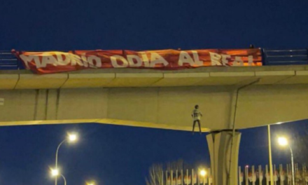 Penas de hasta 22 meses de cárcel para los ultras que colgaron un muñeco de Vinícius