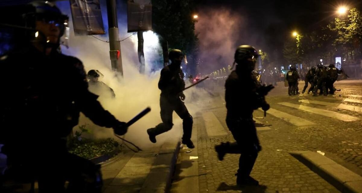 La fiesta francesa por el PSG termina con dos muertos, violencia y centenares de detenidos