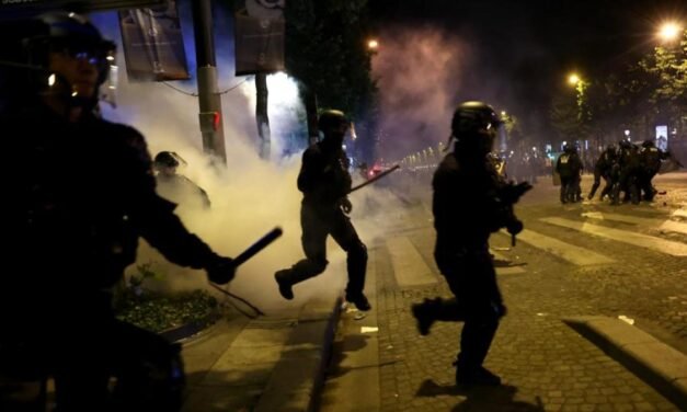 La fiesta francesa por el PSG termina con dos muertos, violencia y centenares de detenidos