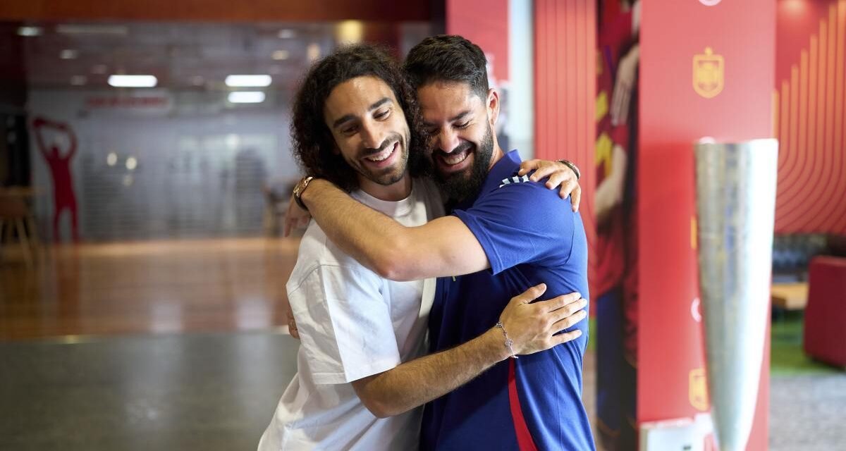 Isco y Cucurella se reencuentran en Las Rozas