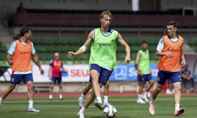 De la Fuente apuesta por Huijsen para medirse a Francia