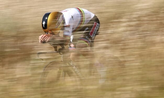 Pogacar no da la talla ante un fenomenal Evenepoel en la contrarreloj del Dauphiné