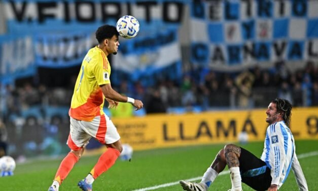 Luis Díaz llama a la puerta del Barça