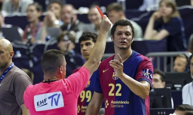 Un arbitraje nefasto aparta al Barça de luchar por su 13.ª Champions