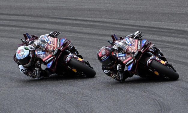 Marc Márquez suma la 93 tras aplacar al Bagnaia más agresivo en Mugello