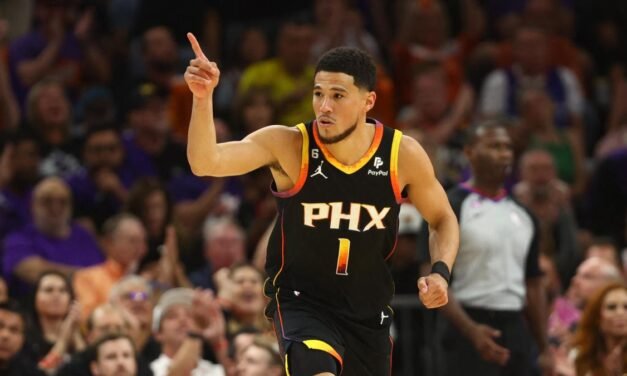 Devin Booker rompe el récord salarial anual firmando una extensión con los Phoenix Suns