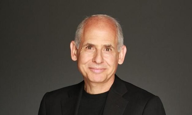 Doctor Daniel Amen, 70 años, psiquiatra: “Las personas que practican deportes de raqueta viven más”
