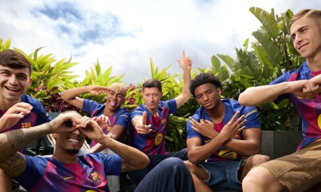 El Barça presenta su nueva camiseta, que “huele a Champions”