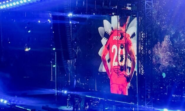 Oasis homenajea a Diogo Jota en su concierto de regreso en Cardiff