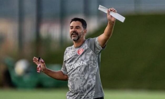 Míchel: “Necesitamos retoques, entre cuatro y seis fichajes”