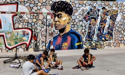 Los muros de Lamine Yamal tras la fiesta: Flick, el fútbol y Rocafonda