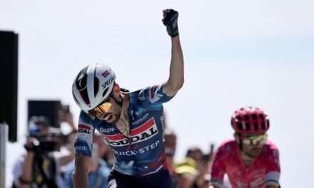 Enric Mas se queda a un paso de la gesta en el Mont Ventoux