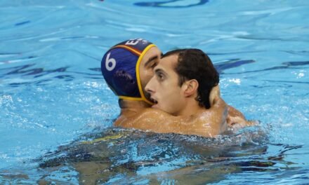 España despide a Felipe Perrone con un oro mundial de película