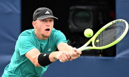 Davidovich avanza con firmeza en el Masters 1000 de Toronto