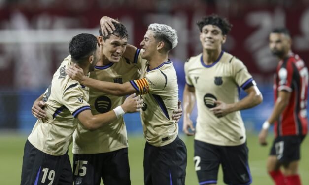 Un Barça en ebullición barre al Seoul y Flick ya tiene un bendito problema